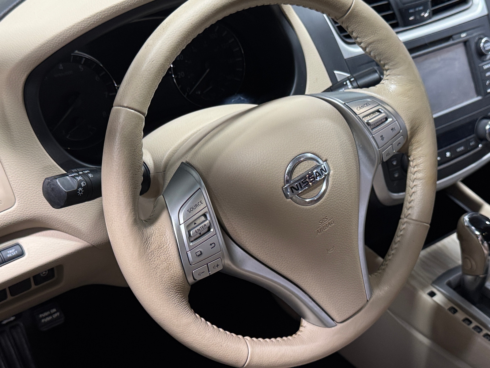 Thumbnail: 2017 Nissan Altima - 4