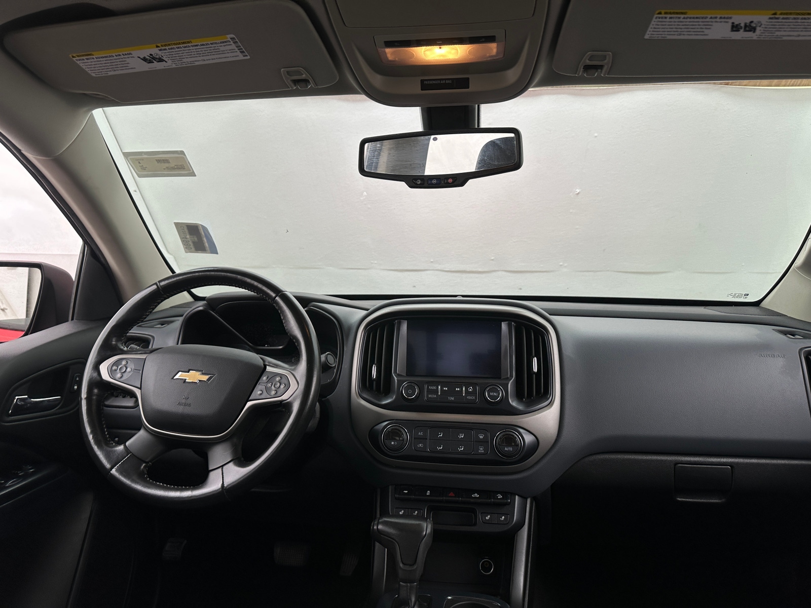 Thumbnail: 2017 Chevrolet Colorado - 3