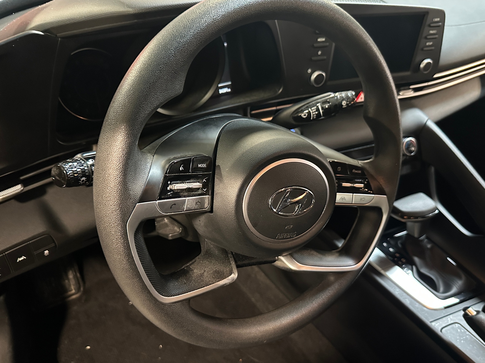 Thumbnail: 2023 Hyundai Elantra - 5