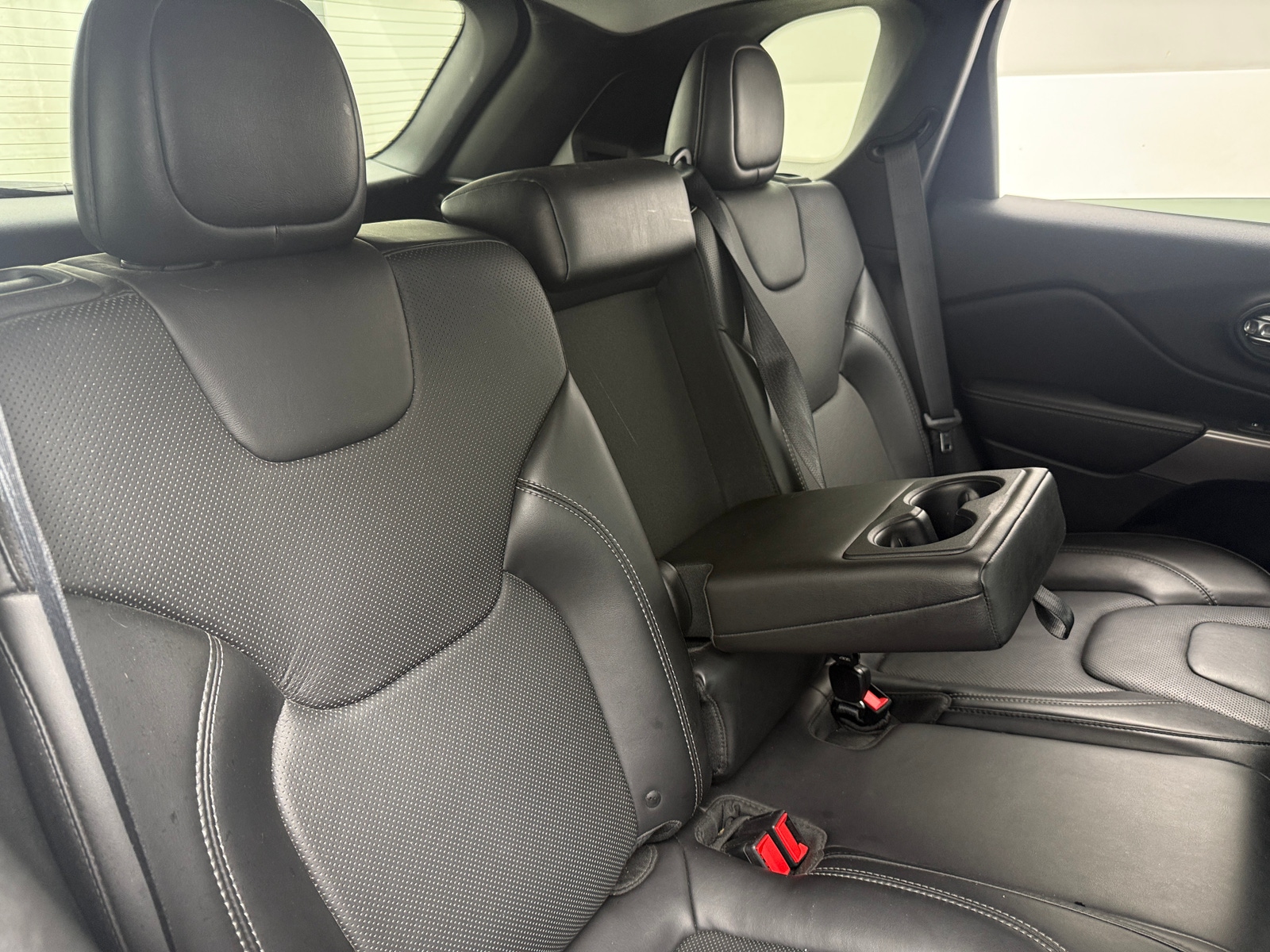 Thumbnail: 2019 Jeep Cherokee - 5