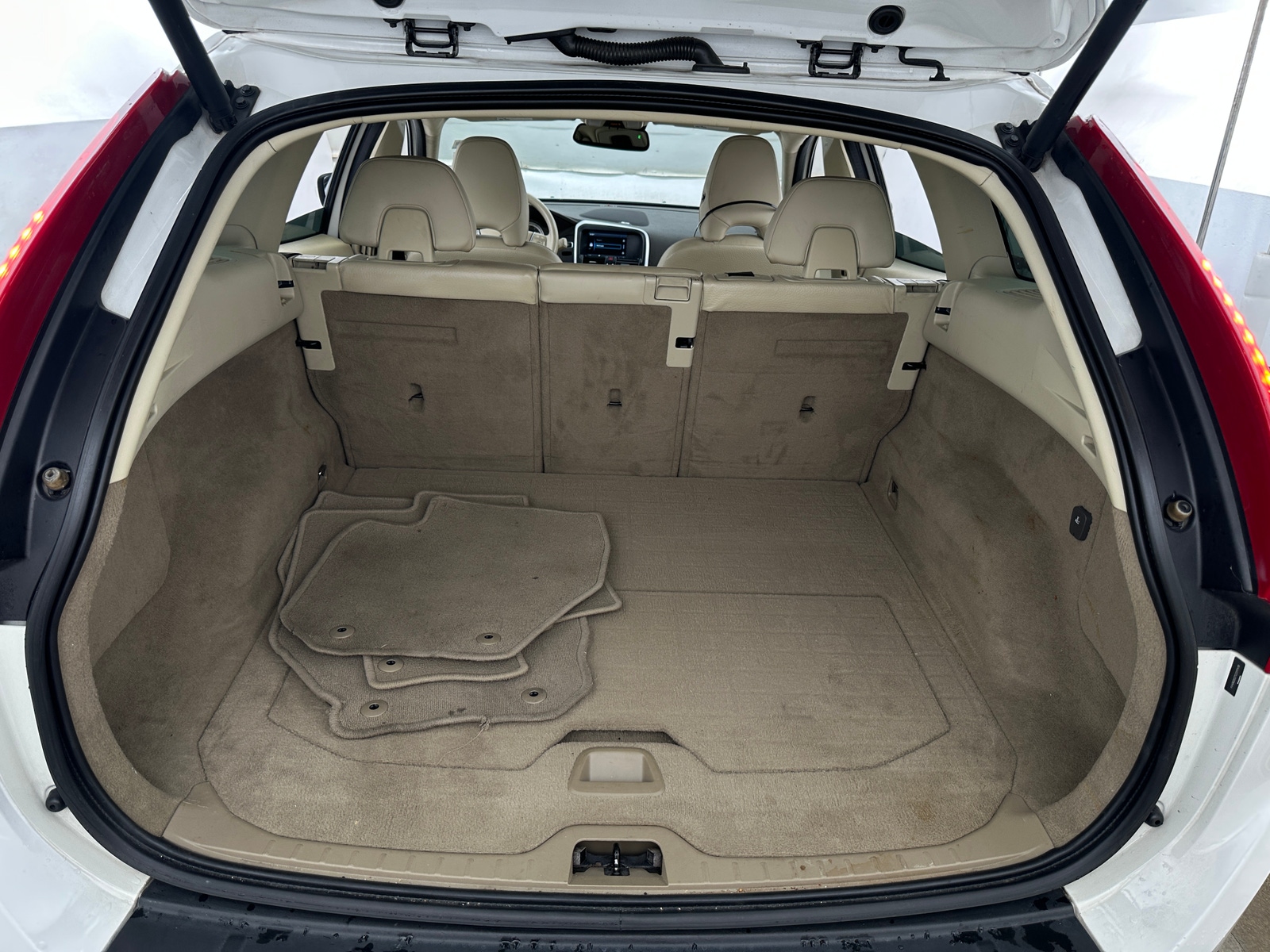 Thumbnail: 2012 Volvo XC60 - 6