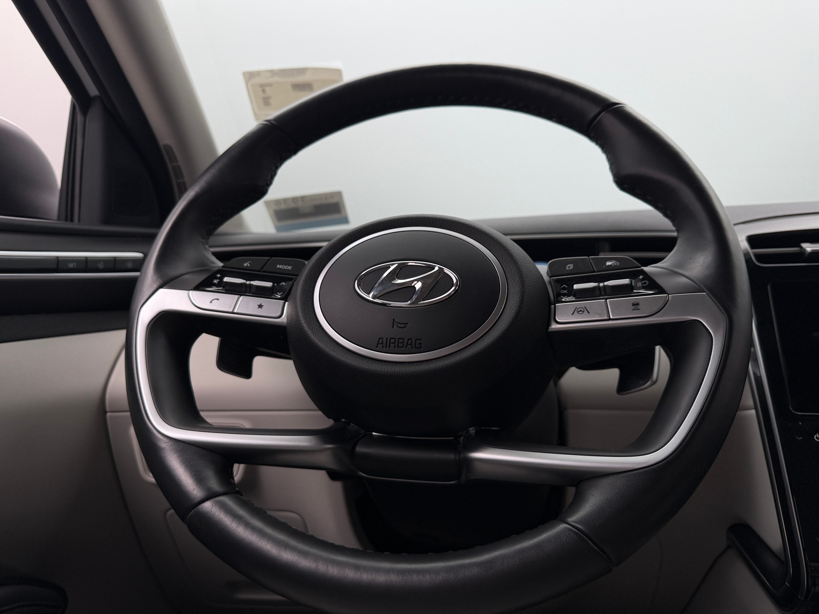Thumbnail: 2022 Hyundai Tucson - 4