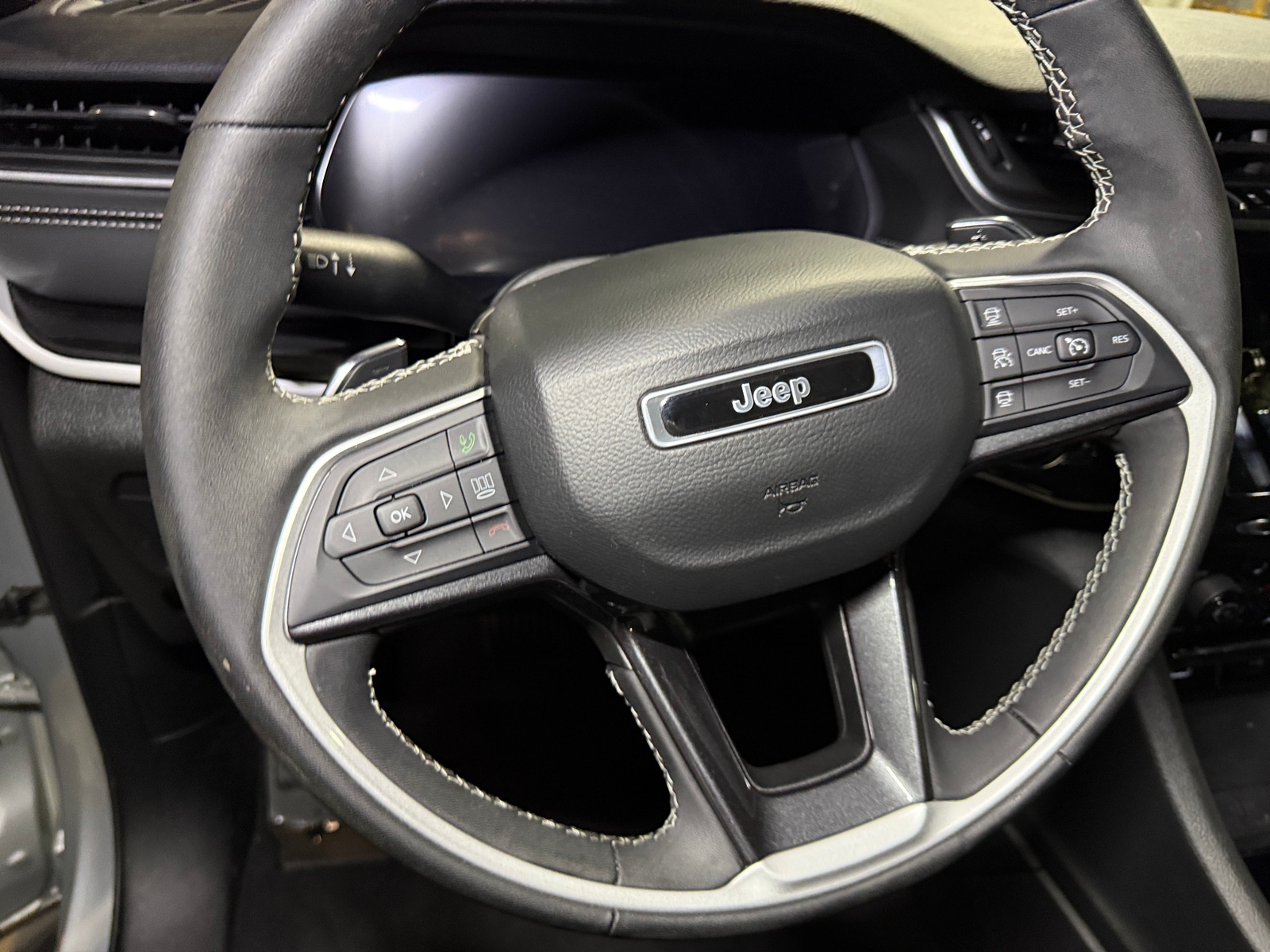 Thumbnail: 2023 Jeep Grand Cherokee - 5