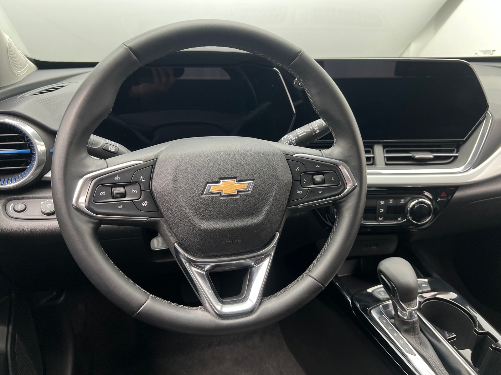 Thumbnail: 2025 Chevrolet Trax - 5