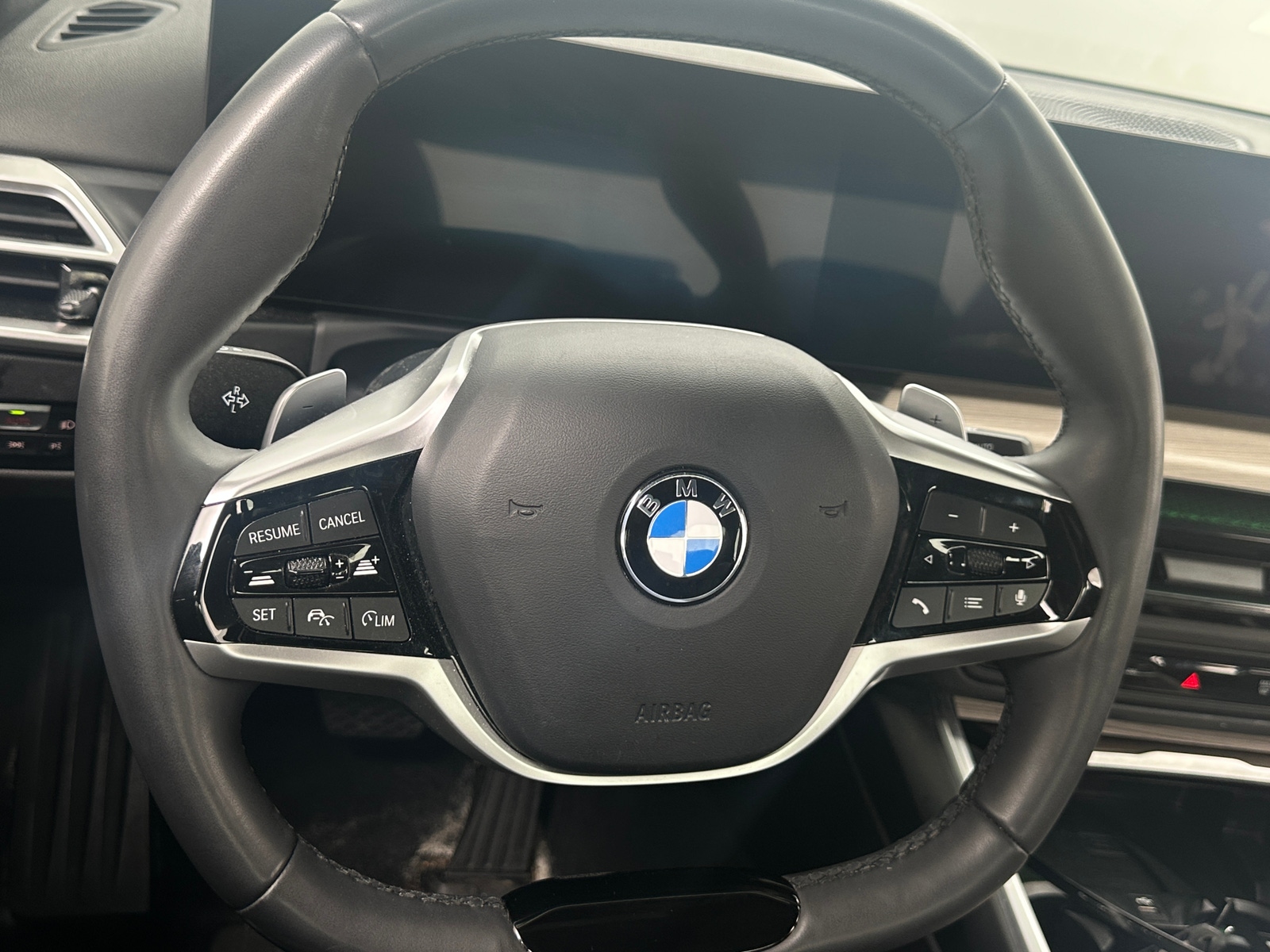 Thumbnail: 2025 BMW 3 Series - 4