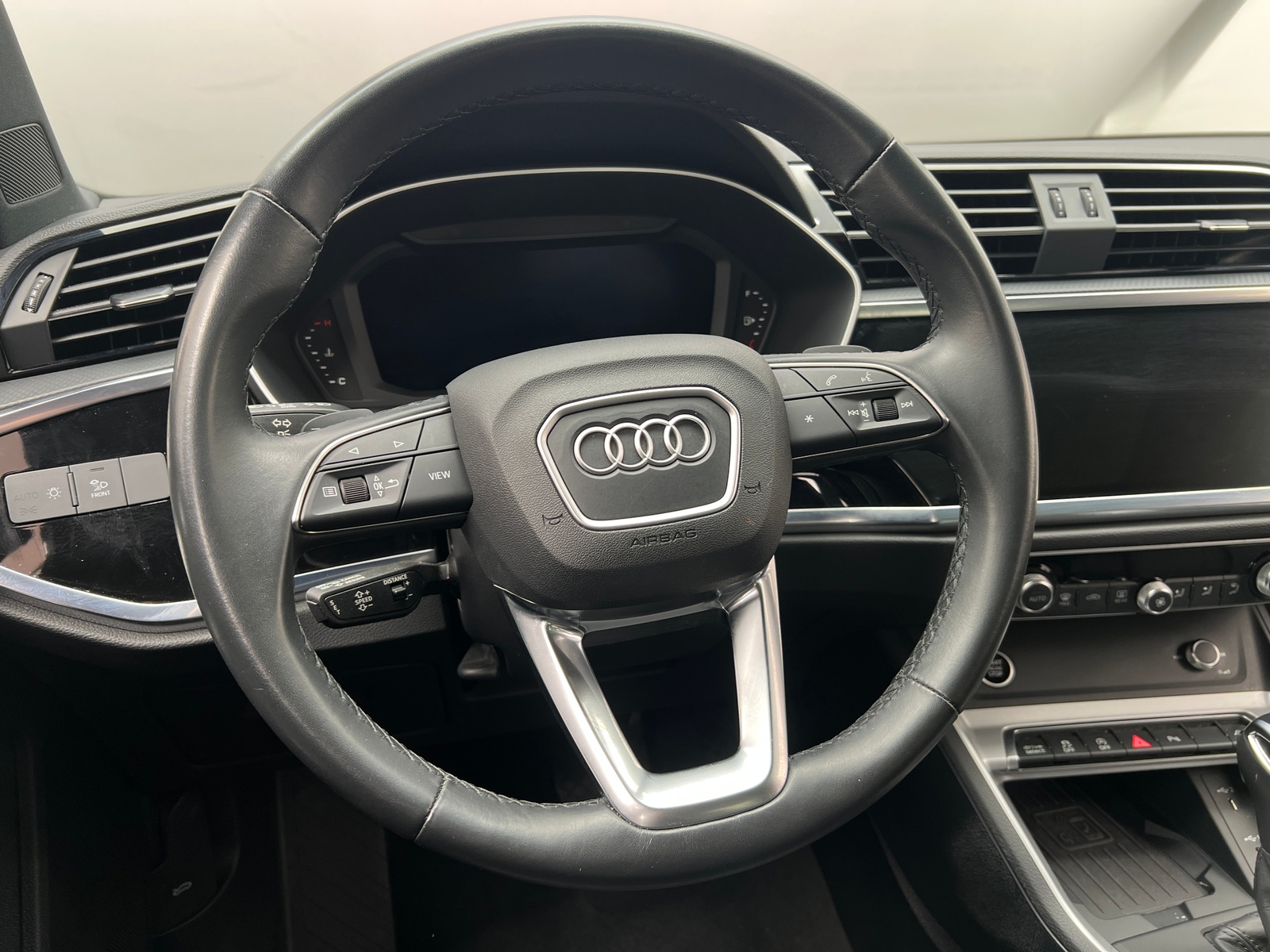 Thumbnail: 2024 Audi Q3 - 4