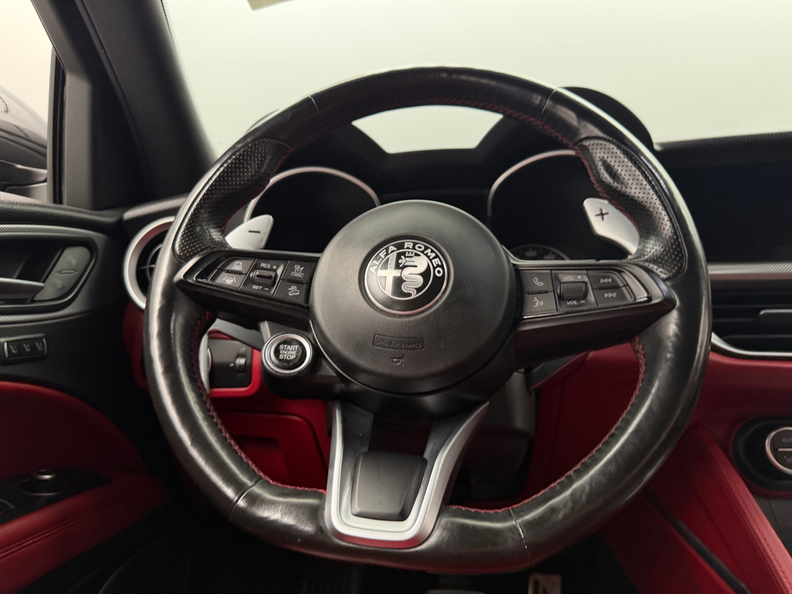 Thumbnail: 2021 Alfa Romeo Stelvio - 4