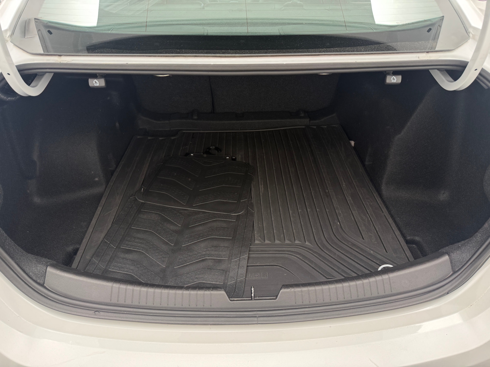 Thumbnail: 2016 Chevrolet Malibu - 7