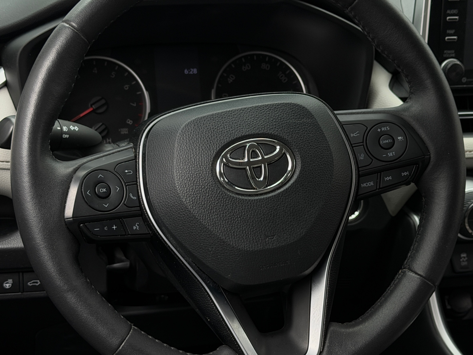 Thumbnail: 2020 Toyota RAV4 - 4