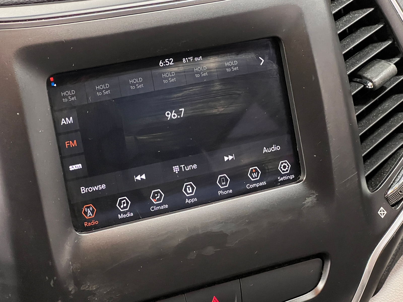 Thumbnail: 2020 Jeep Cherokee - 3