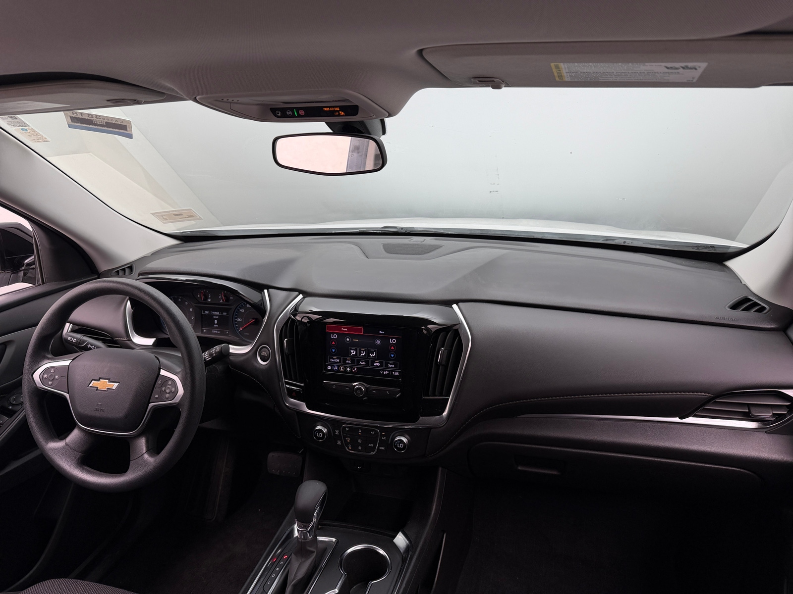 Thumbnail: 2021 Chevrolet Traverse - 3