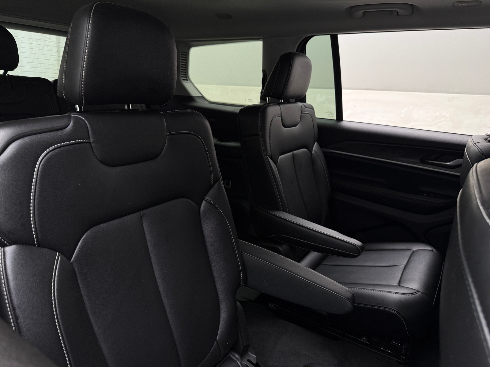Thumbnail: 2023 Jeep Grand Cherokee L - 5