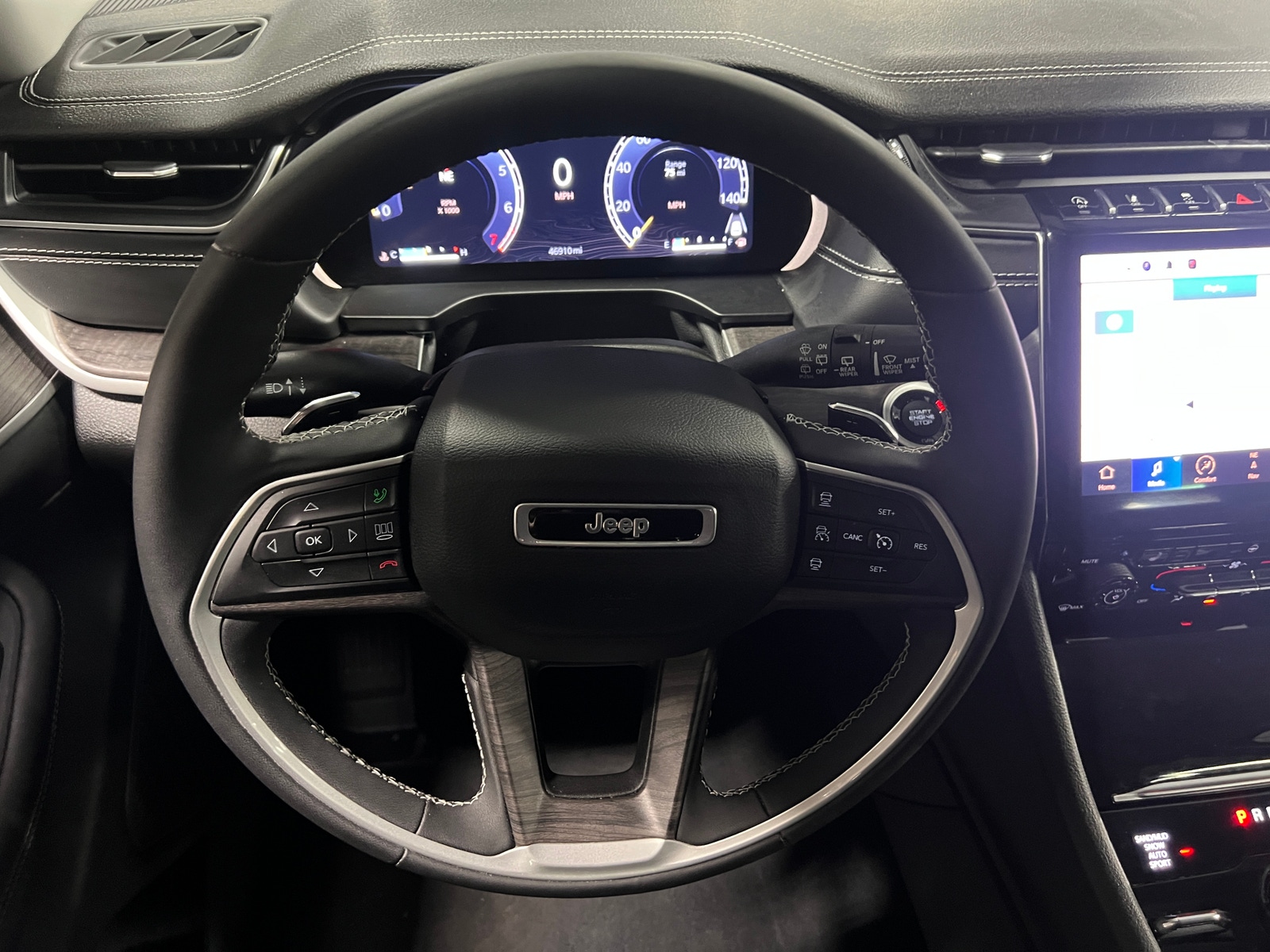 Thumbnail: 2023 Jeep Grand Cherokee L - 4