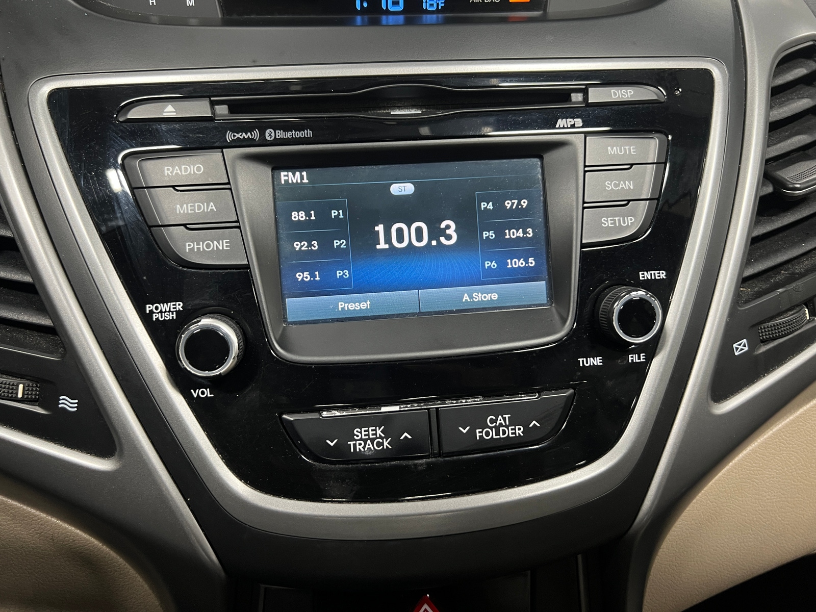 Thumbnail: 2015 Hyundai Elantra - 3