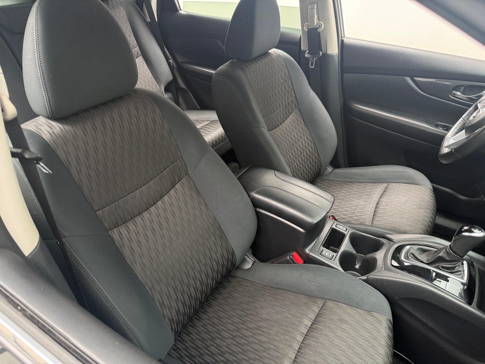 Thumbnail: 2018 Nissan Rogue - 2