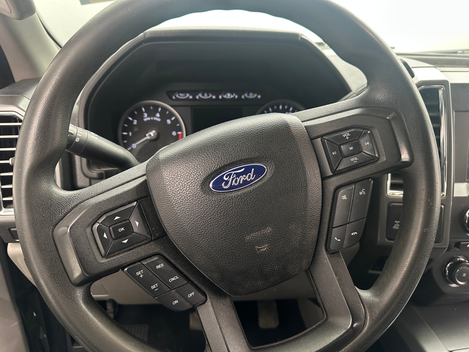 Thumbnail: 2017 Ford Econoline - 5
