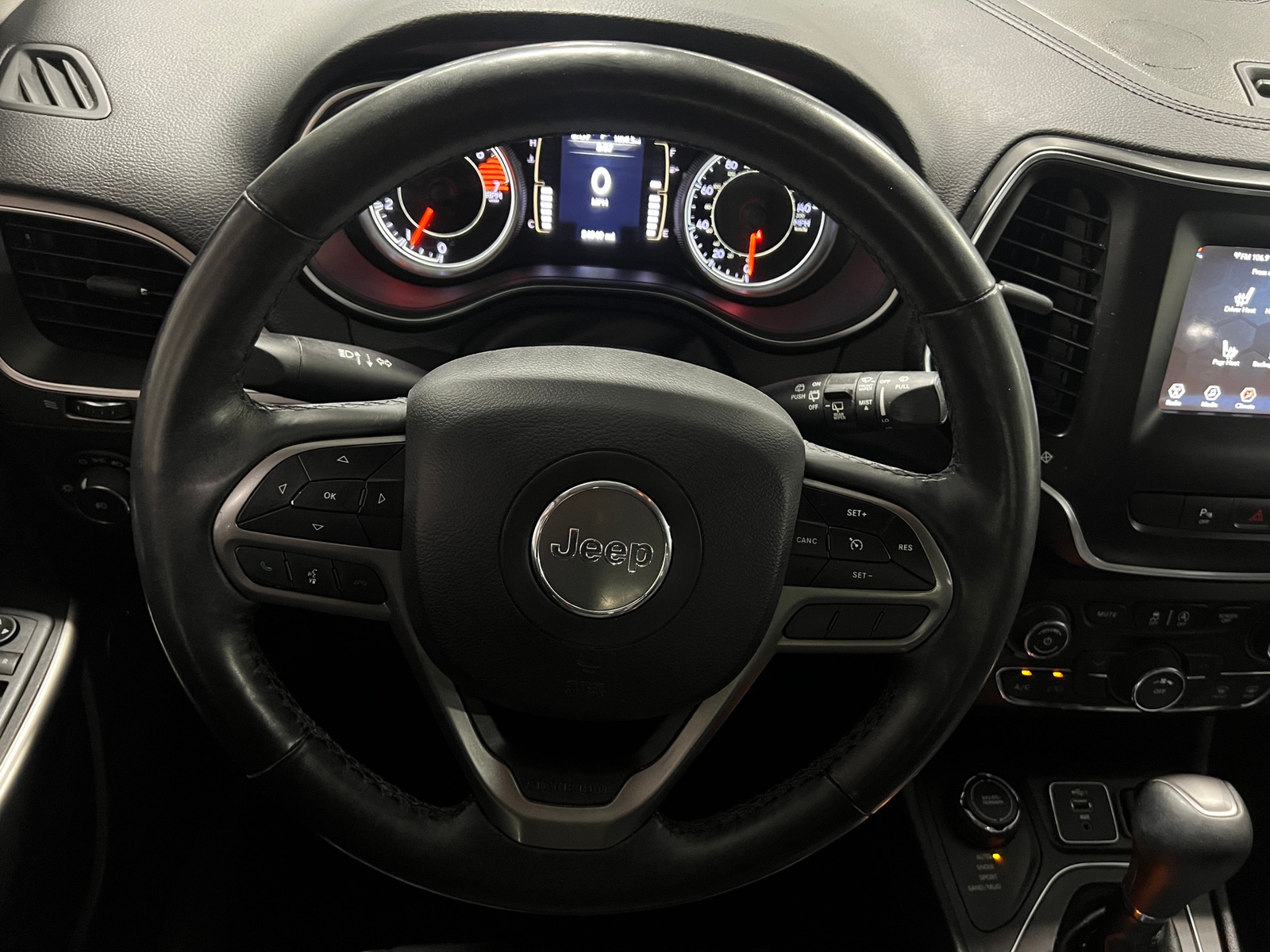 Thumbnail: 2019 Jeep Cherokee - 4