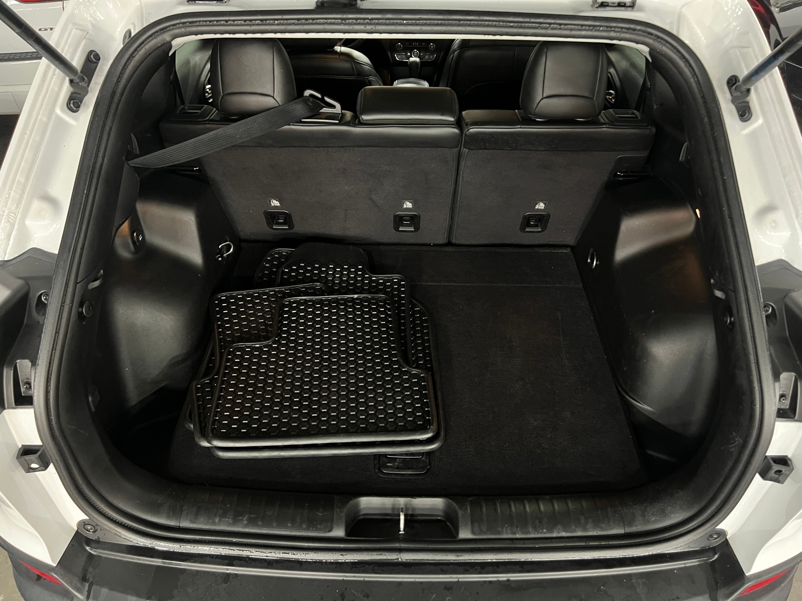 Thumbnail: 2019 Jeep Cherokee - 6