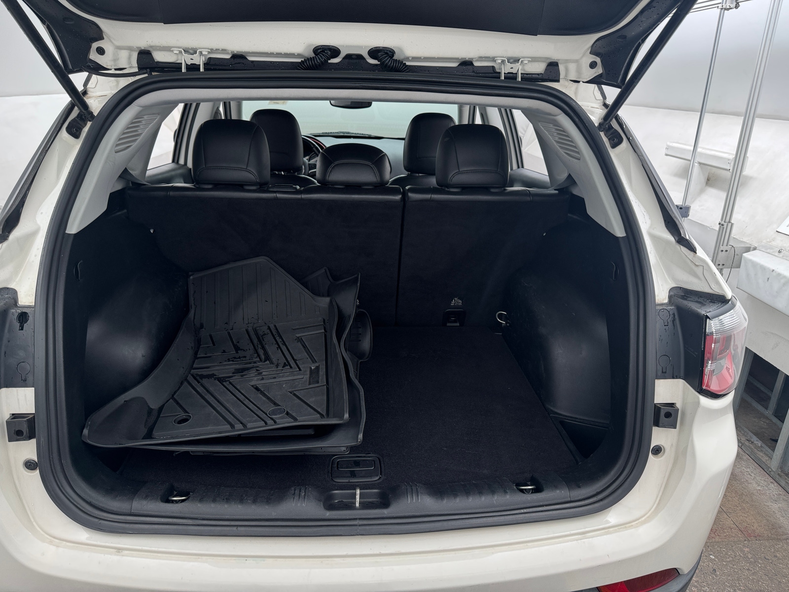 Thumbnail: 2018 Jeep Compass - 7
