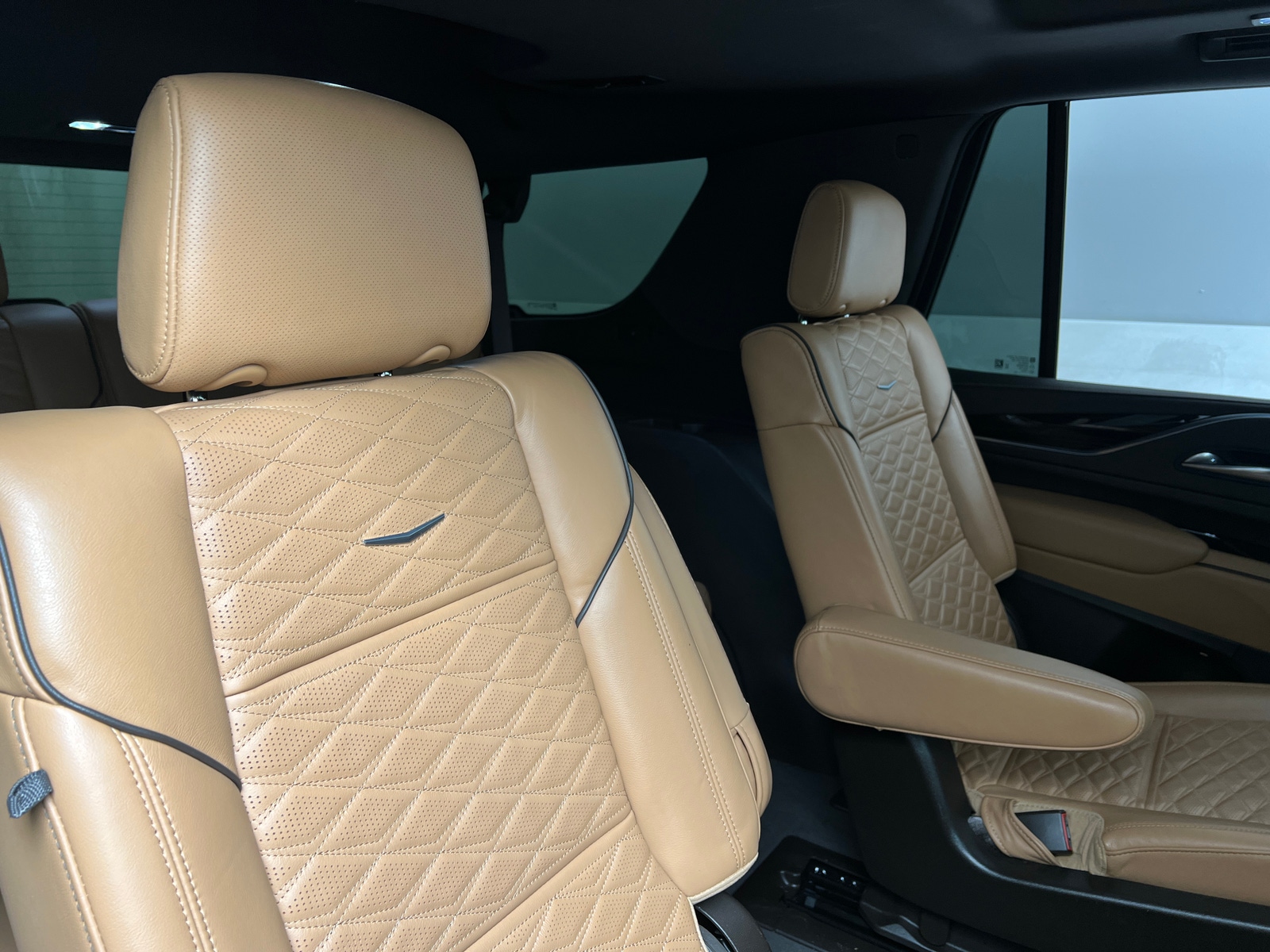 Thumbnail: 2022 Cadillac Escalade - 5