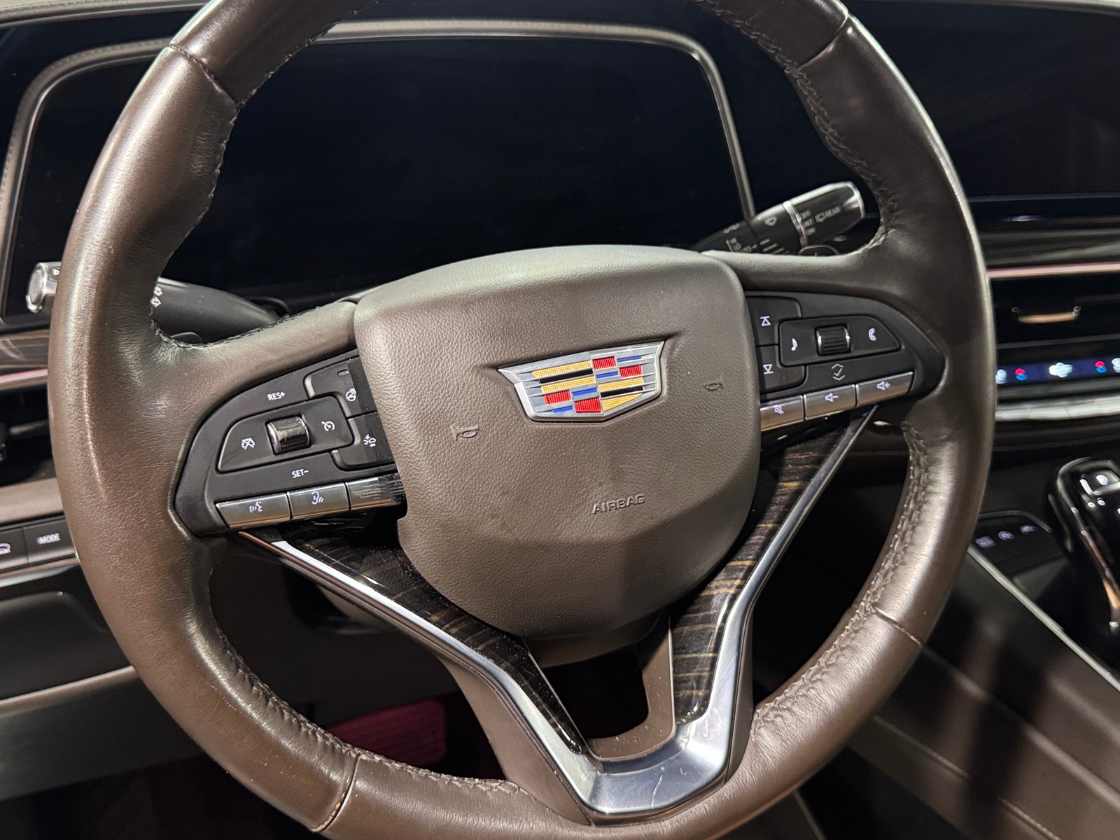 Thumbnail: 2022 Cadillac Escalade - 4