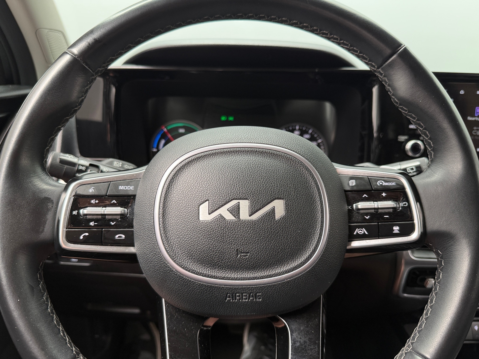 Thumbnail: 2023 Kia Sorento - 4