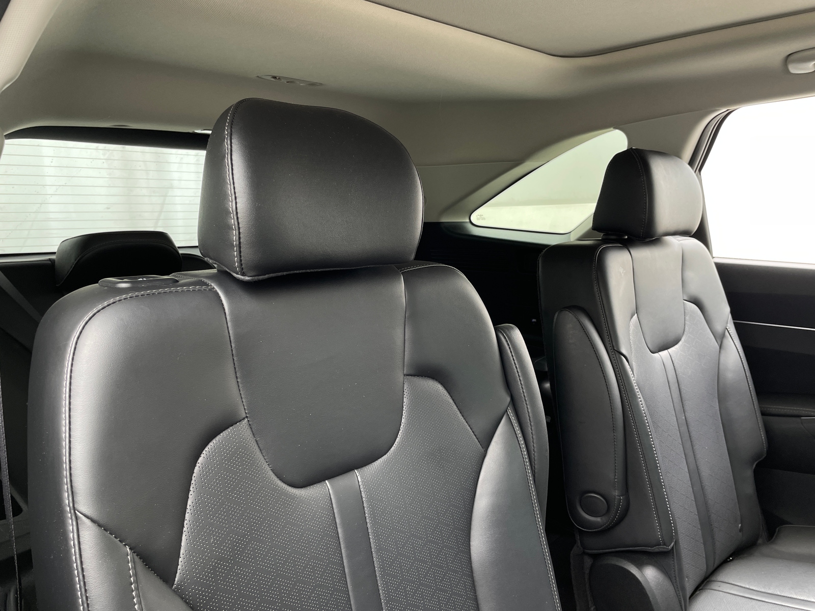Thumbnail: 2023 Kia Sorento - 5