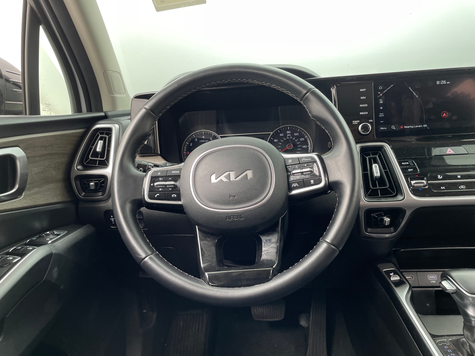 Thumbnail: 2023 Kia Sorento - 4