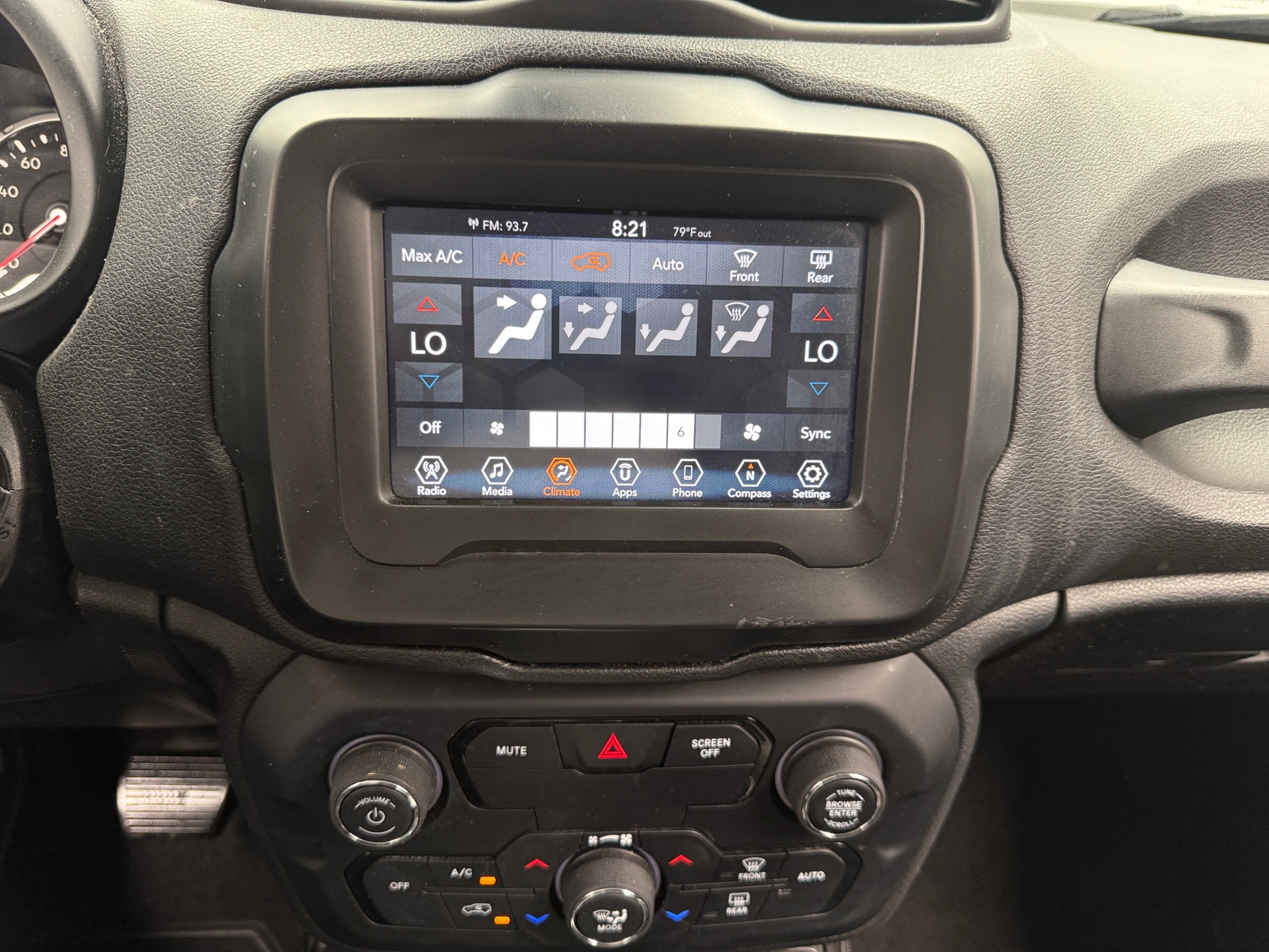 Thumbnail: 2018 Jeep Renegade - 4