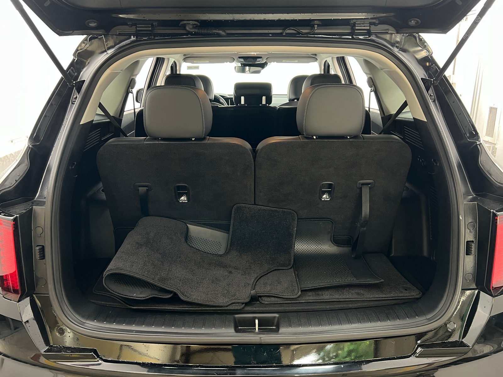 Thumbnail: 2023 Kia Sorento - 6