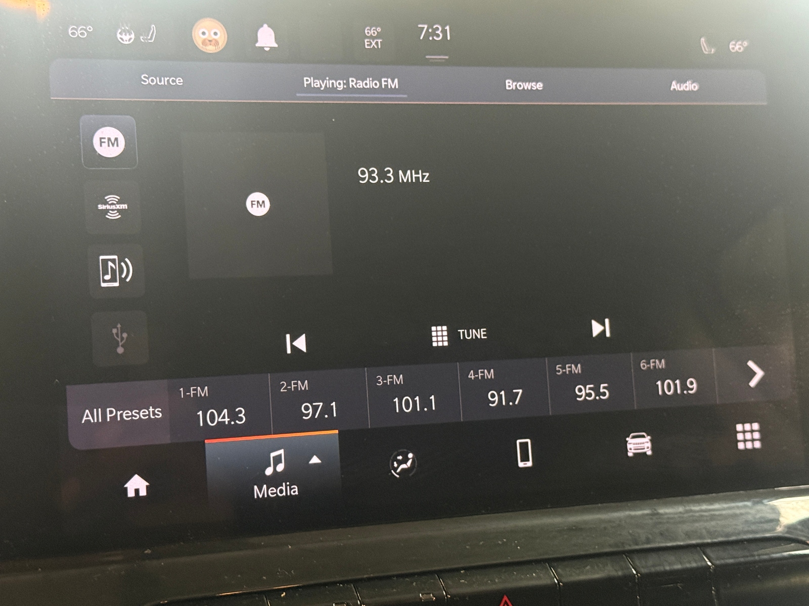 Thumbnail: 2022 Jeep Compass - 3