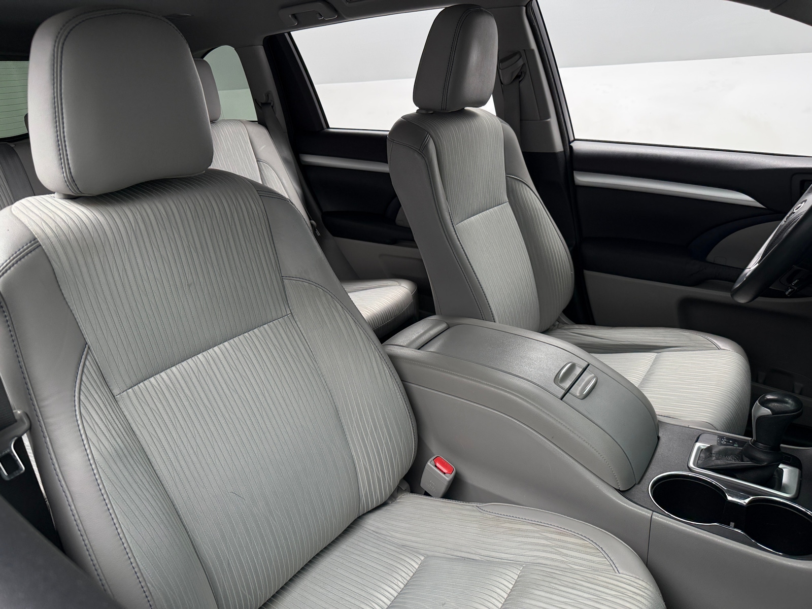 Thumbnail: 2016 Toyota Highlander - 2
