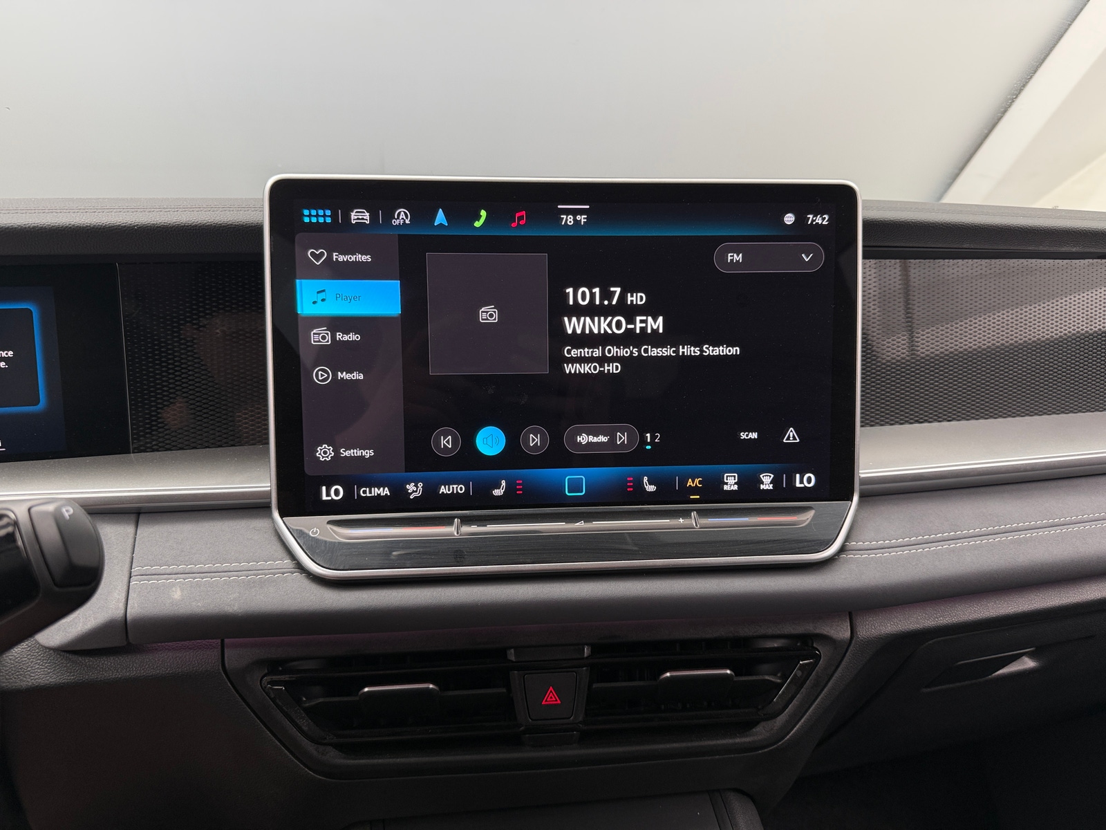 Thumbnail: 2025 Volkswagen Tiguan - 3