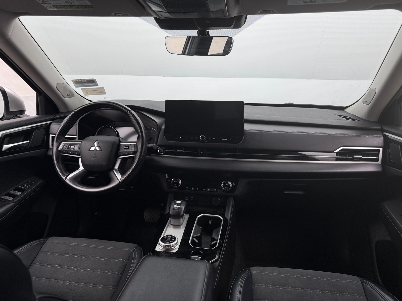 Thumbnail: 2025 Mitsubishi Outlander - 2