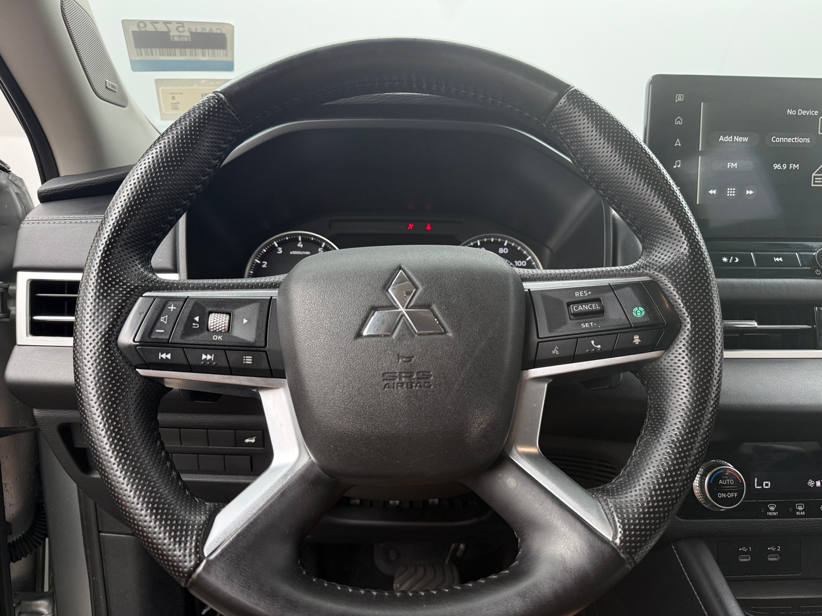 Thumbnail: 2025 Mitsubishi Outlander - 4
