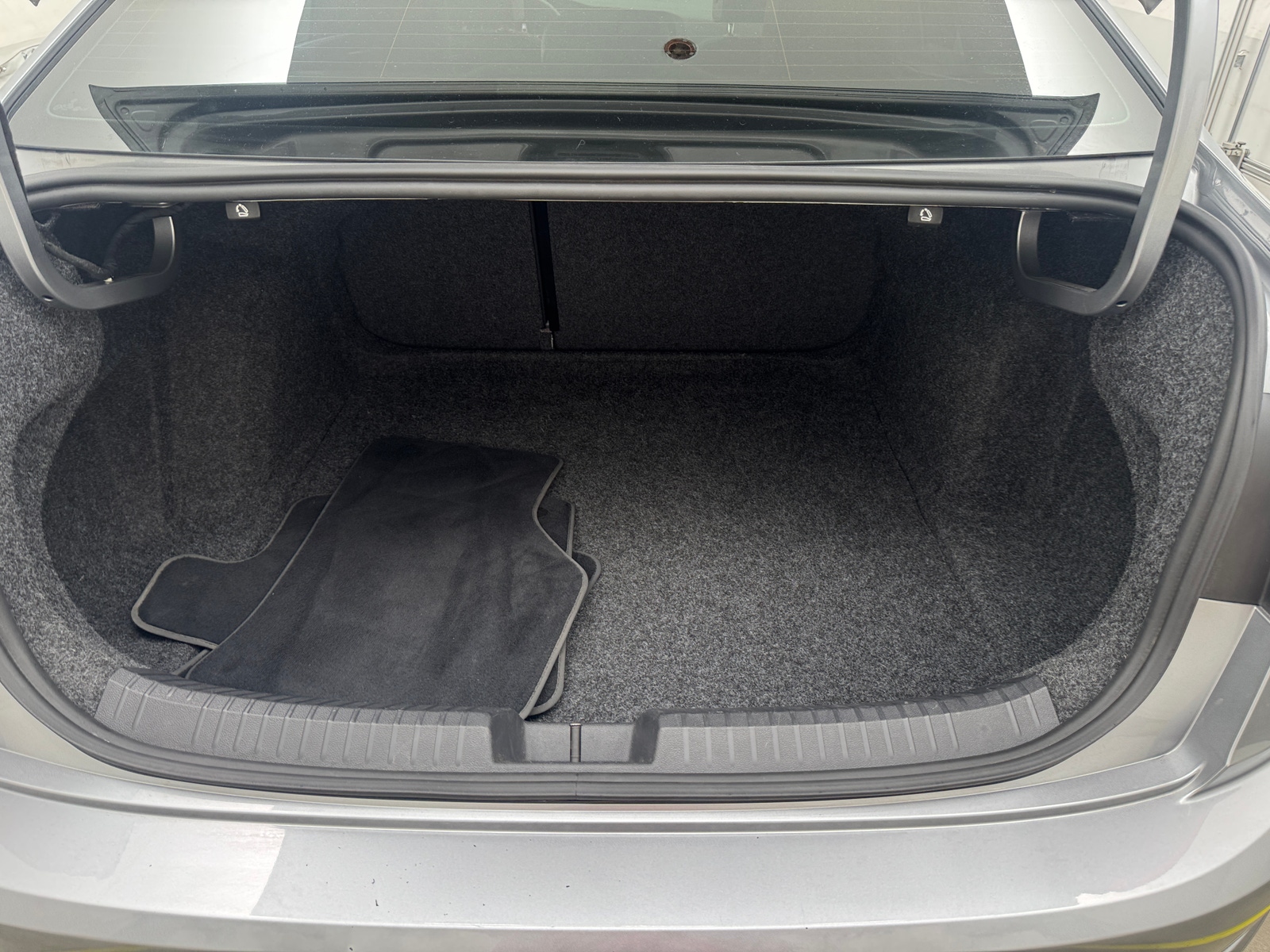 Thumbnail: 2019 Volkswagen Jetta - 6