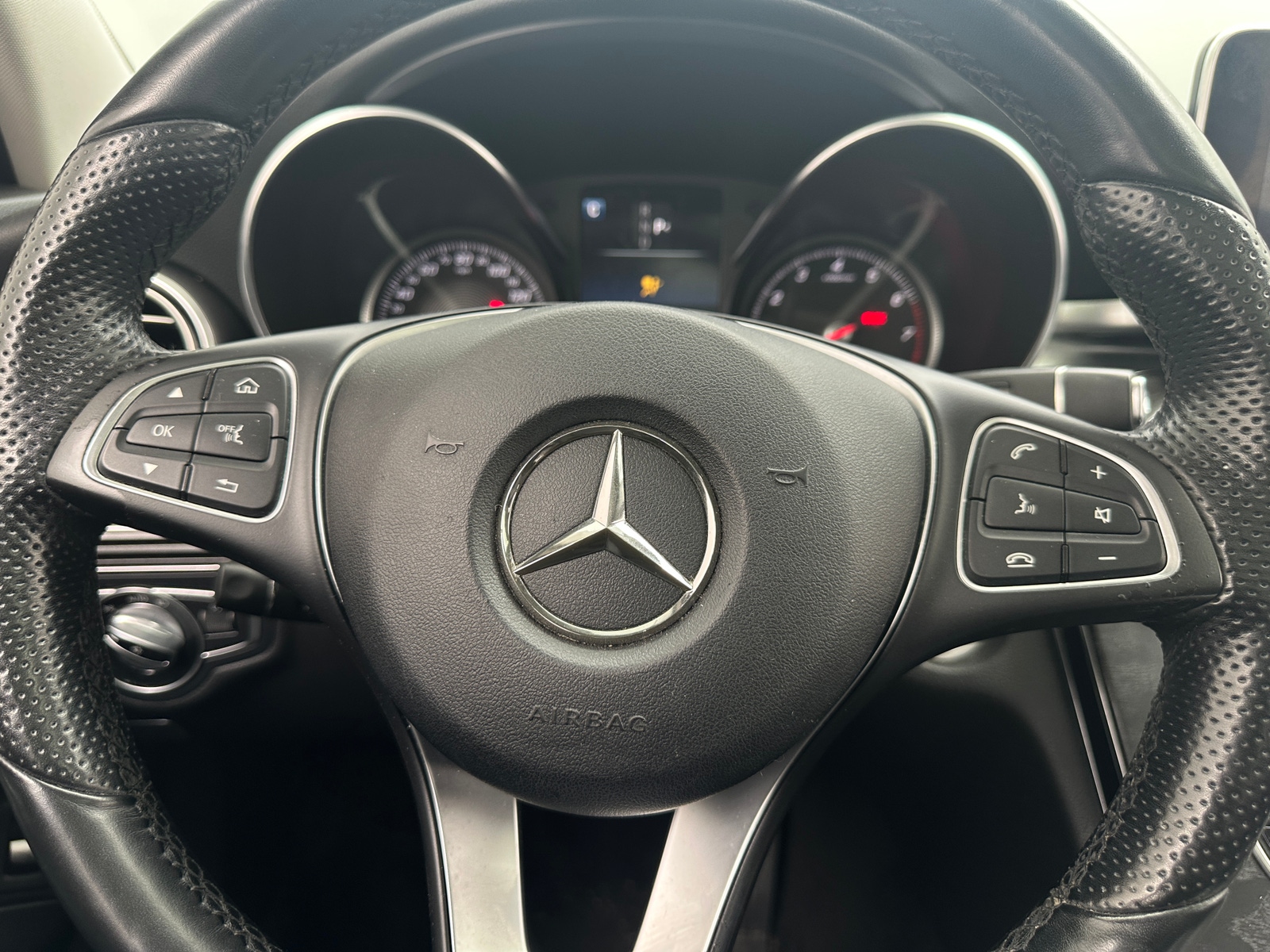 Thumbnail: 2016 Mercedes-Benz C-Class - 4