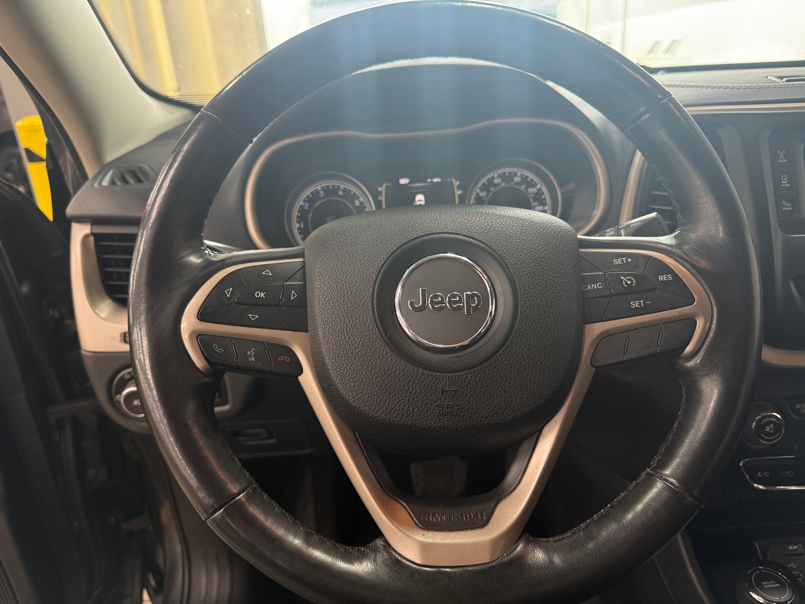 Thumbnail: 2015 Jeep Cherokee - 5