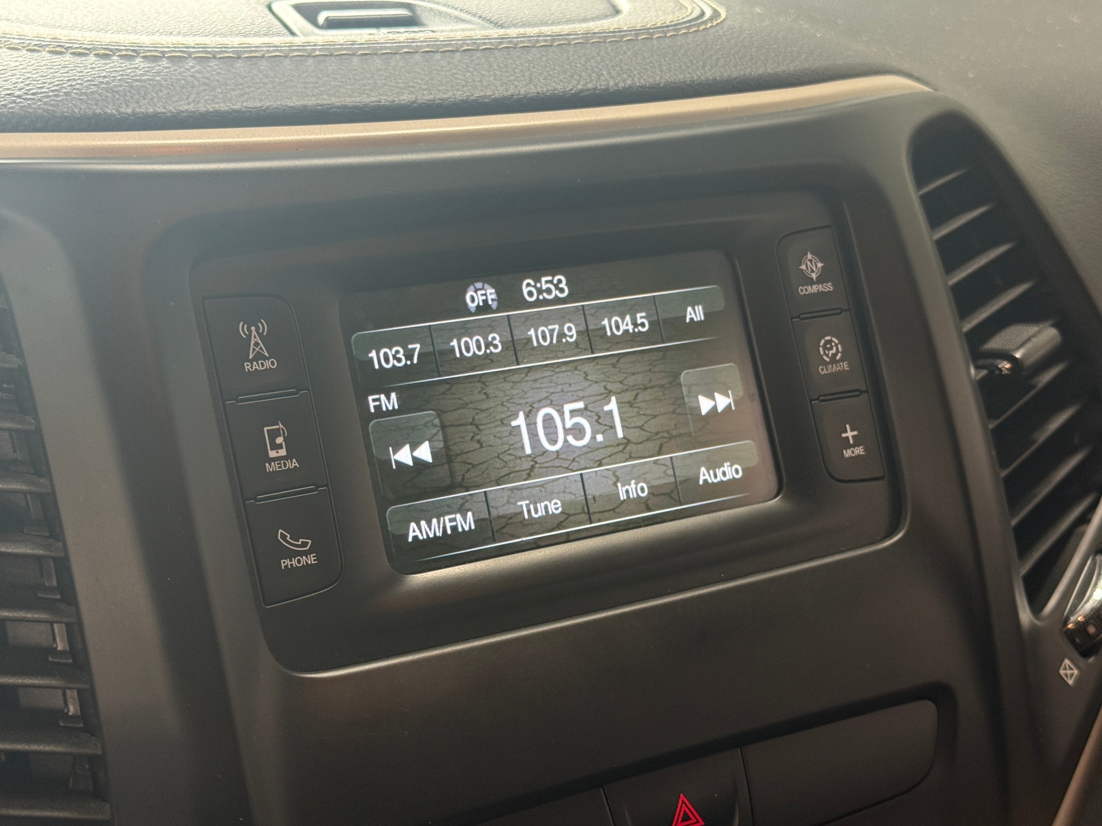 Thumbnail: 2015 Jeep Cherokee - 4