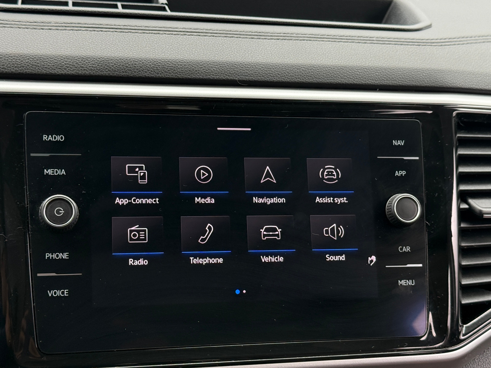 Thumbnail: 2021 Volkswagen Atlas - 3