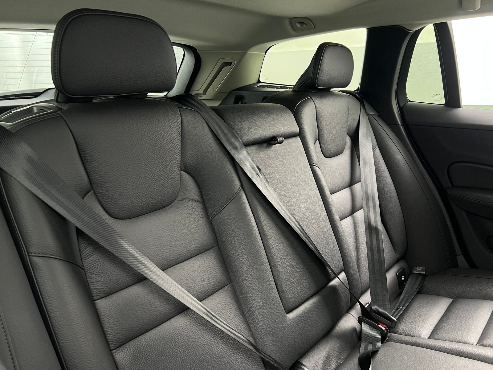 Thumbnail: 2025 Volvo V60 - 5