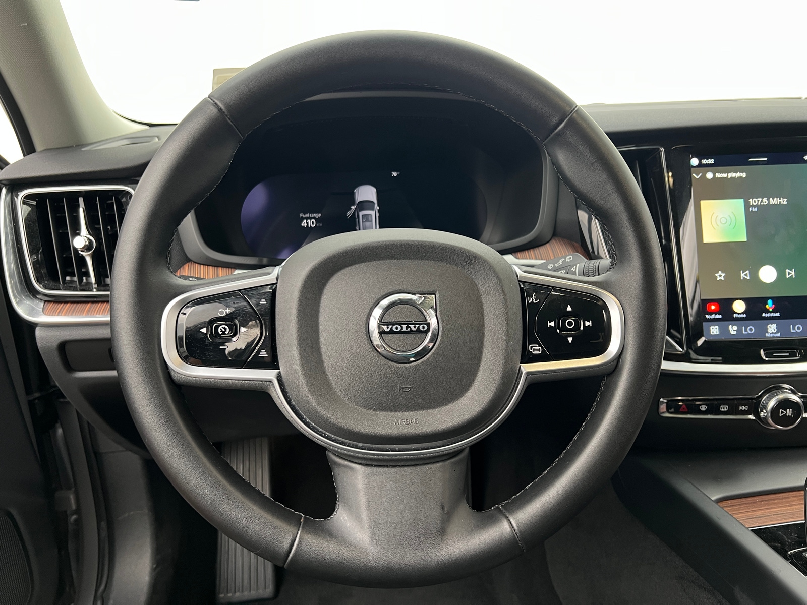 Thumbnail: 2025 Volvo V60 - 4