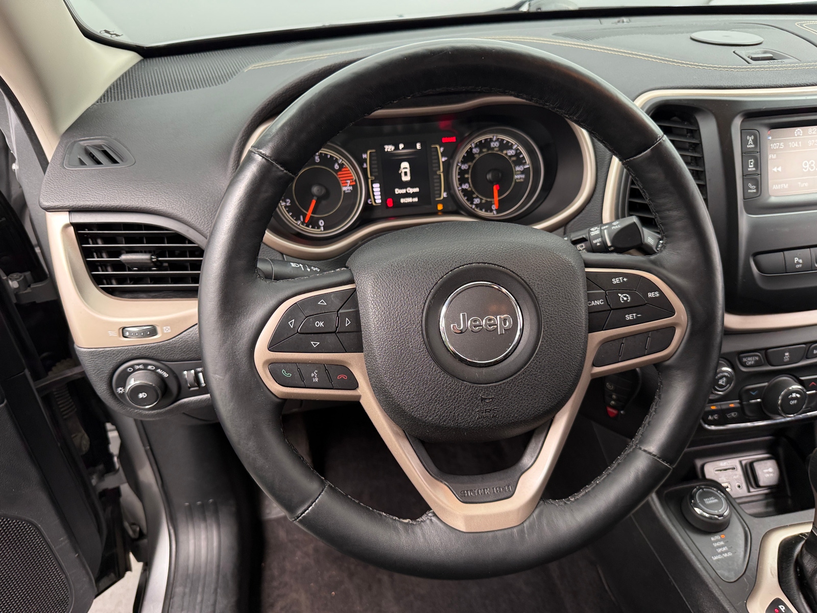 Thumbnail: 2017 Jeep Cherokee - 5