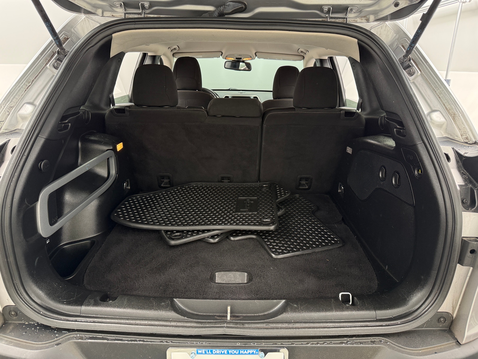 Thumbnail: 2017 Jeep Cherokee - 7
