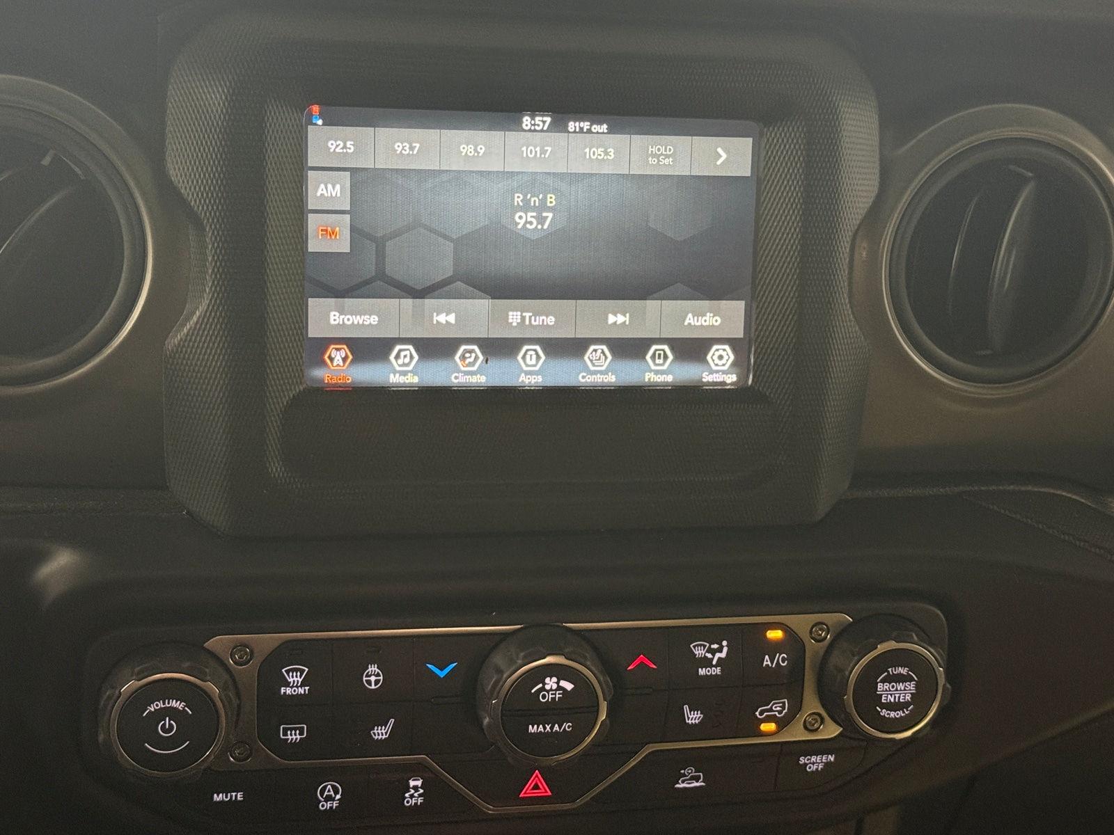 Thumbnail: 2022 Jeep Gladiator - 4