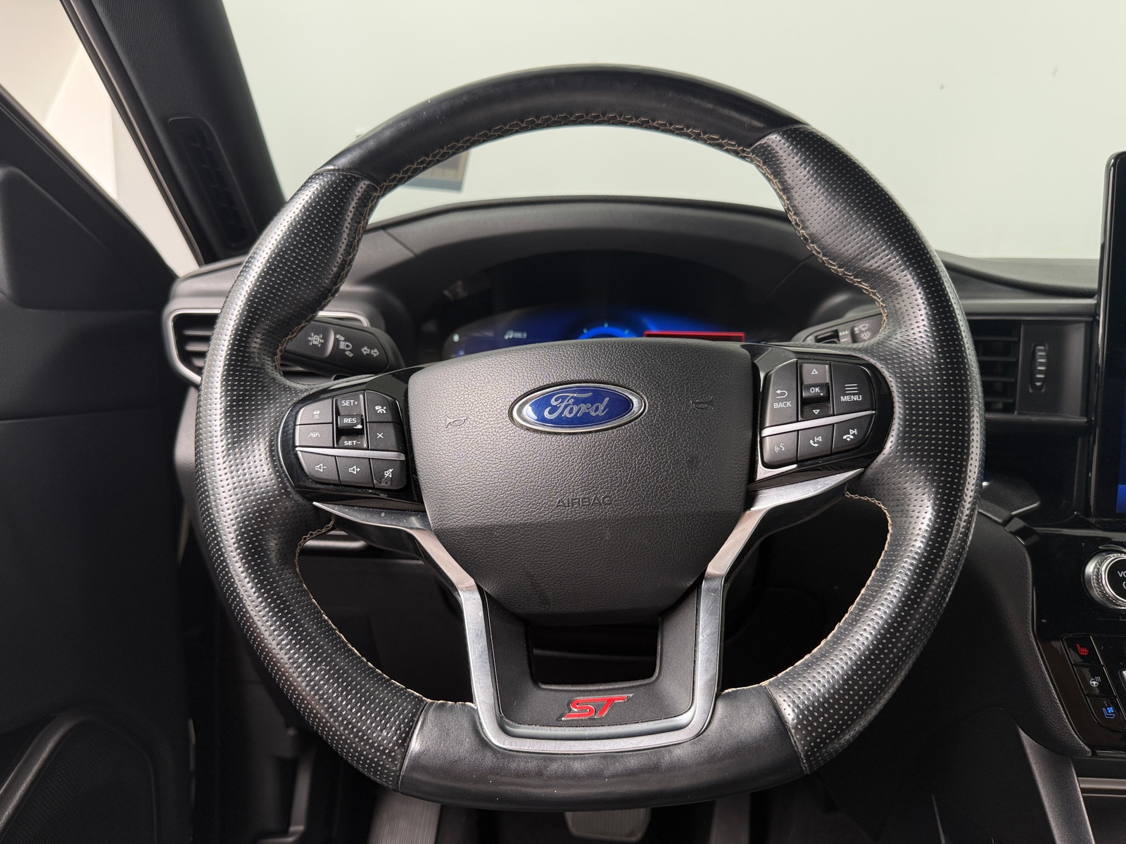 Thumbnail: 2021 Ford Explorer - 4
