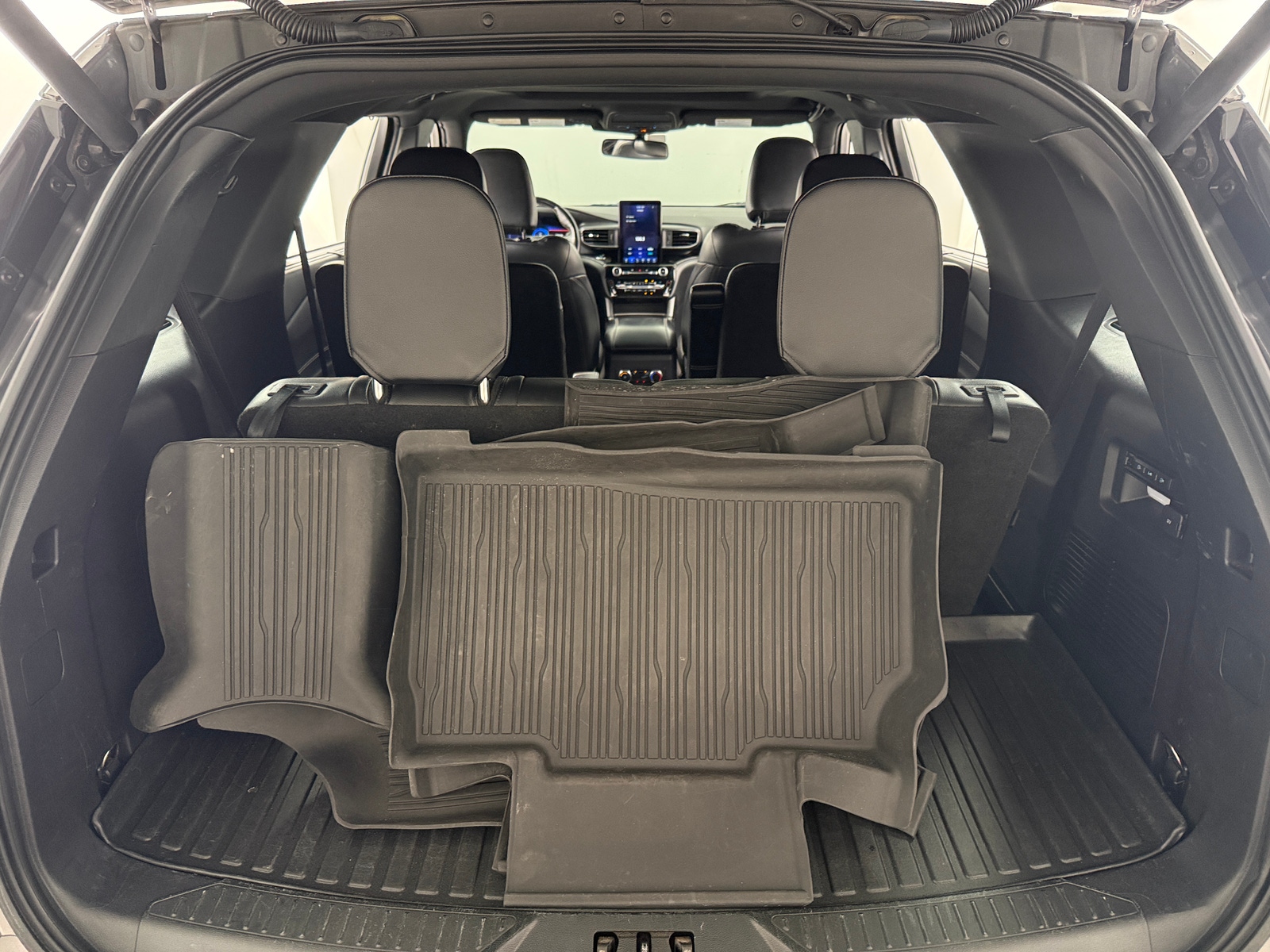 Thumbnail: 2021 Ford Explorer - 6