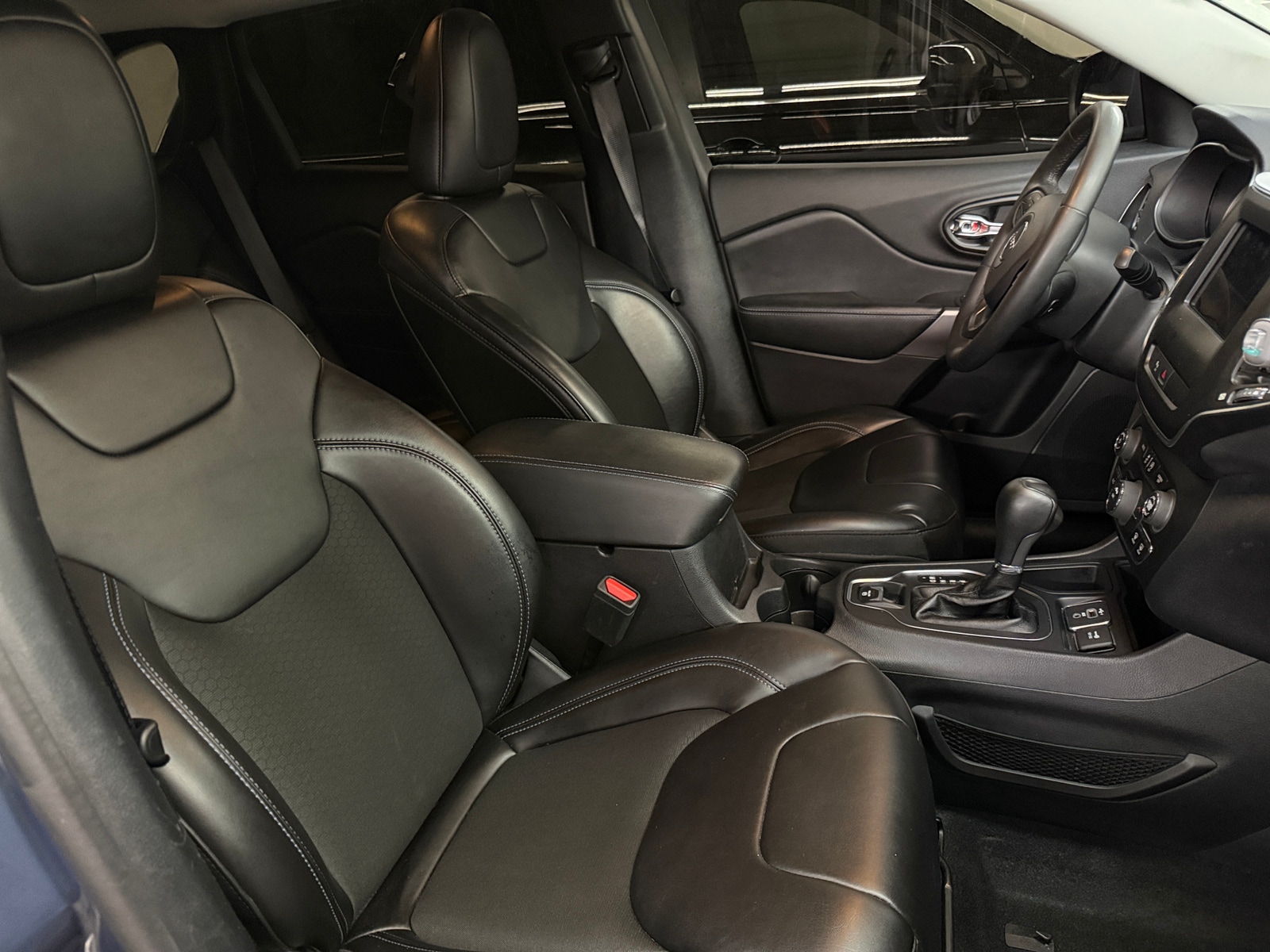 Thumbnail: 2020 Jeep Cherokee - 2