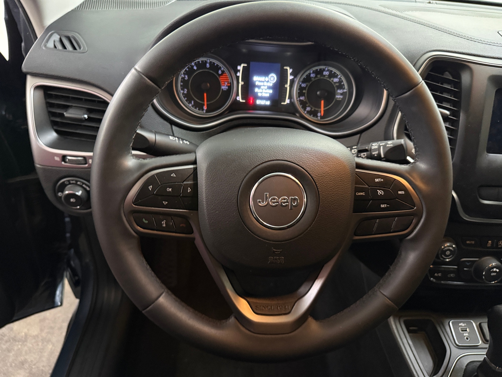 Thumbnail: 2020 Jeep Cherokee - 5