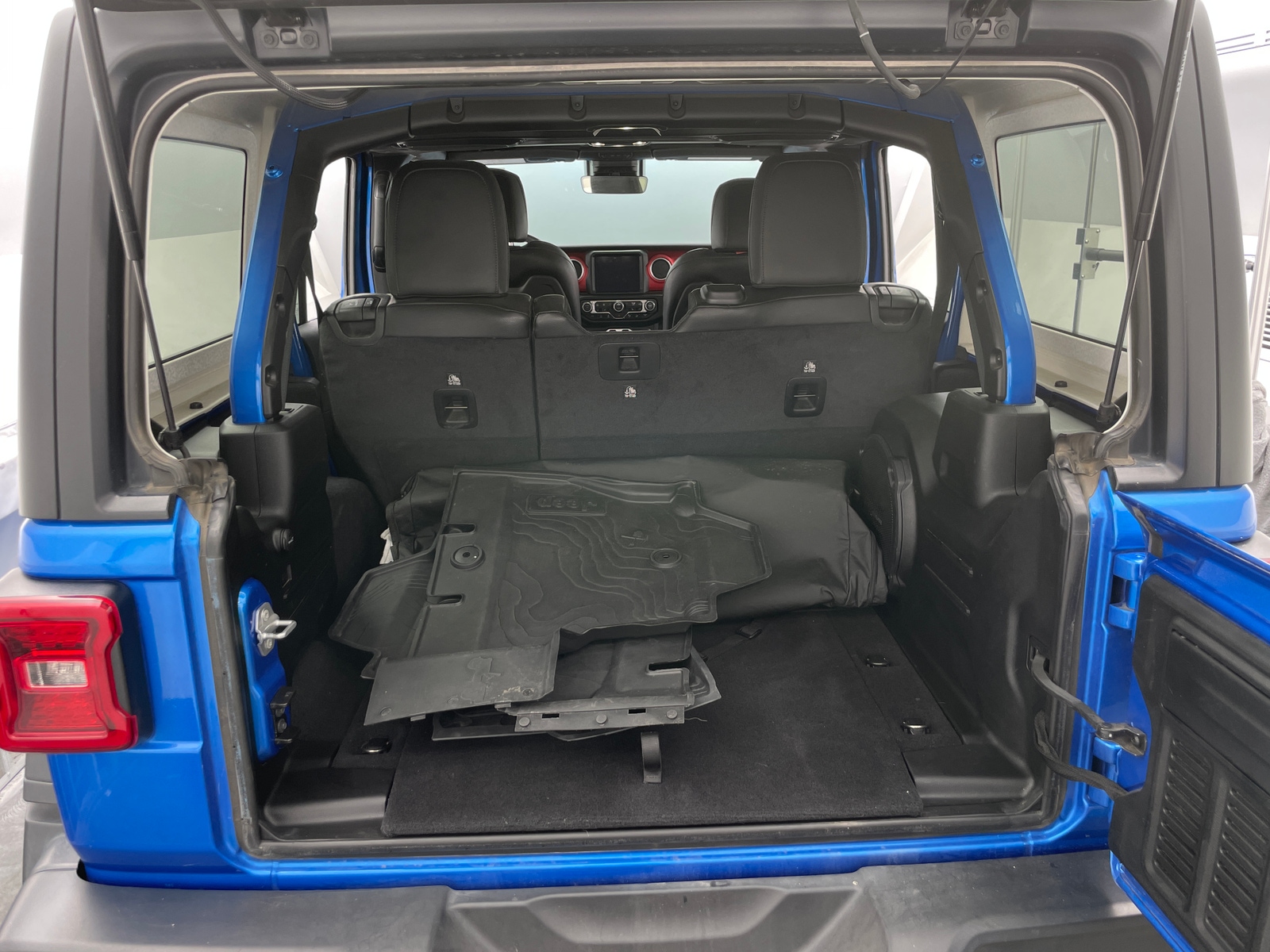 Thumbnail: 2021 Jeep Wrangler - 6